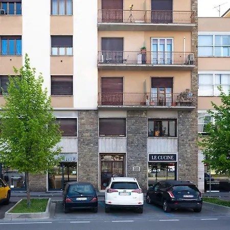 Belfiore Tot_ By The Railway Station Apartment *